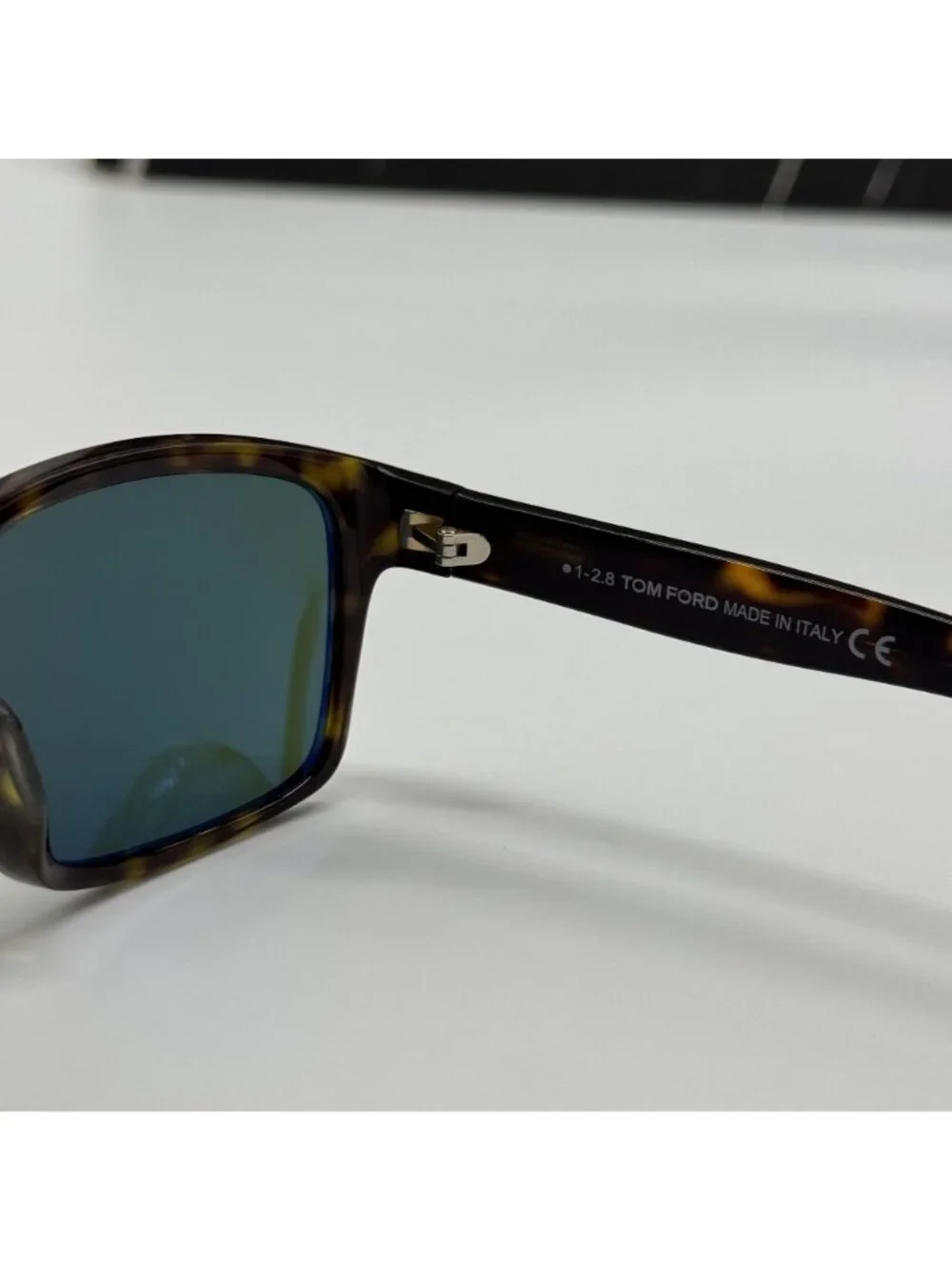 Tom Ford August FT0678/S 52N Sunglasses NEW